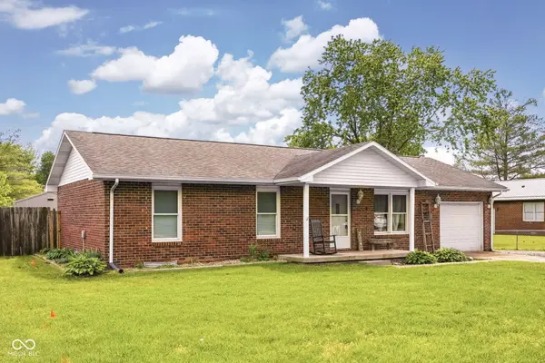 12473 S Hillview RD, Columbus, IN 47201