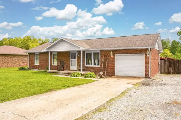 12473 S Hillview RD, Columbus, IN 47201