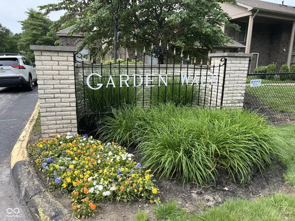 4227 Greenway DR, Indianapolis, IN 46220