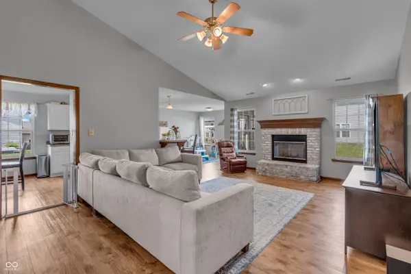 893 Sagittarius AVE, Franklin, IN 46131