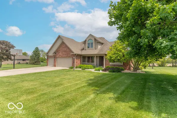 9437 Gladstone DR, Pittsboro, IN 46167