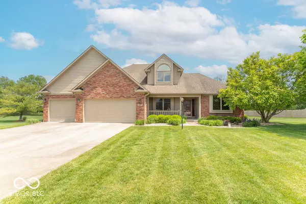 9437 Gladstone DR, Pittsboro, IN 46167