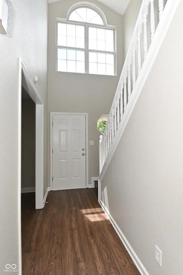 1066 Quarterhorse RUN, Bargersville, IN 46106