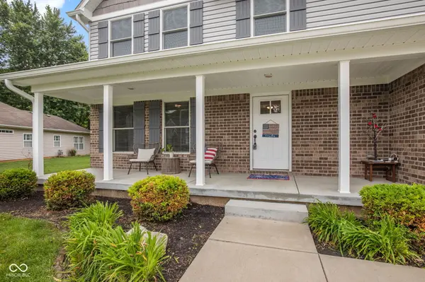 425 S Bridge Water LN, Muncie, IN 47304