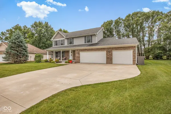 425 S Bridge Water LN, Muncie, IN 47304
