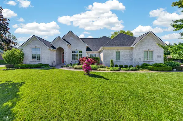 4685 Waters Edge WAY, Greenwood, IN 46143
