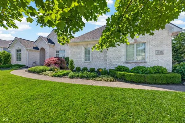 4685 Waters Edge WAY, Greenwood, IN 46143