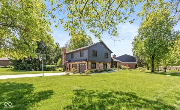 8217 Castle DR, Indianapolis, IN 46256