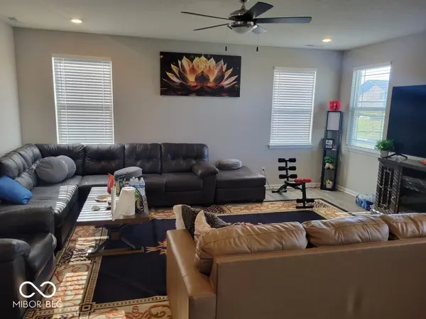120 Freeman ST, Whiteland, IN 46184