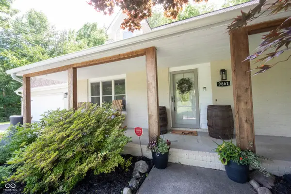 9861 Oakleaf WAY, Mccordsville, IN 46055