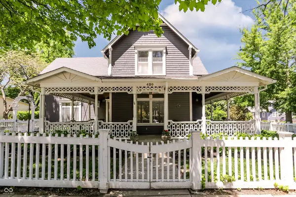 420 W Pine ST, Zionsville, IN 46077