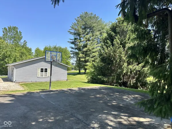 4304 Newport DR, Spencer, IN 47460