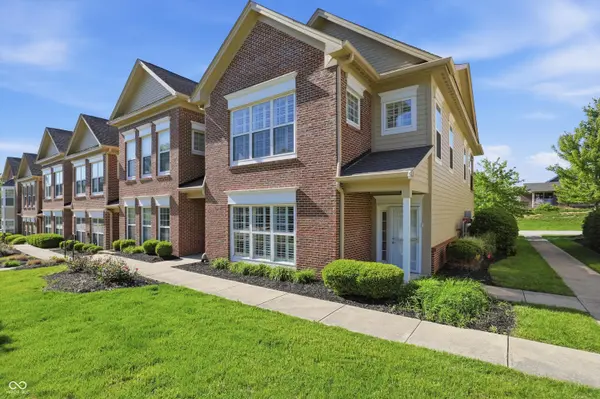 1626 Lacebark DR, Greenwood, IN 46143