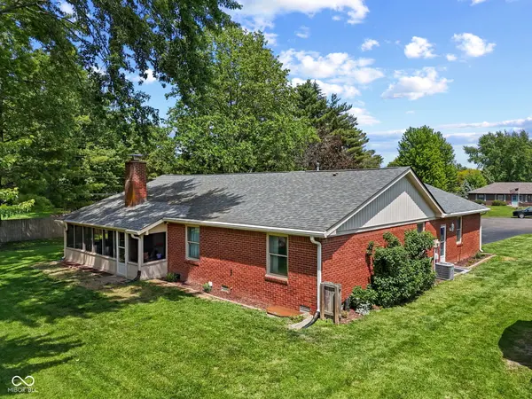 1092 S Quail CT, New Palestine, IN 46163
