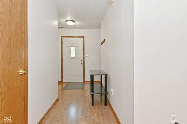 6624 Colleens WAY, Indianapolis, IN 46221