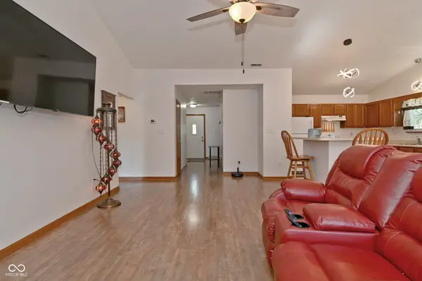 6624 Colleens WAY, Indianapolis, IN 46221