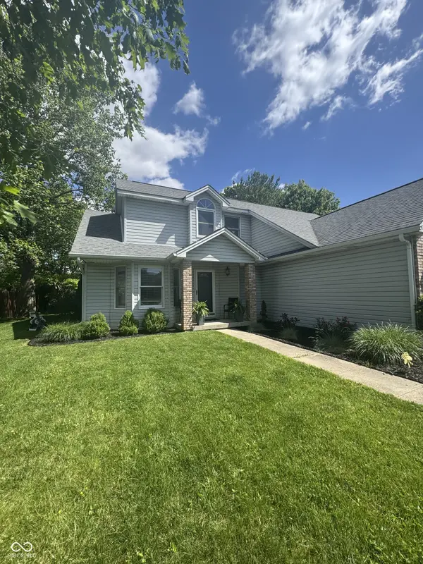 2332 Broadmoor LN, Columbus, IN 47203