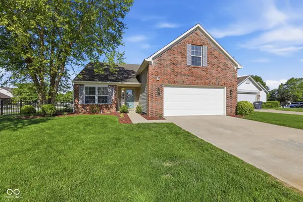 2100 Liberty Way DR,  Greenwood,  IN 46143
