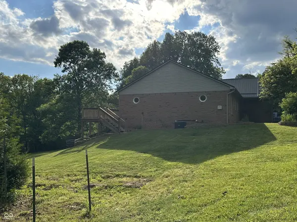 584 Schultz LN, Martinsville, IN 46151