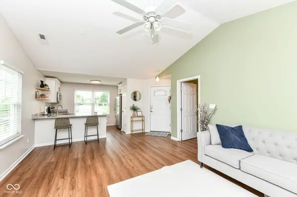 7200 Woodgate DR, Fishers, IN 46038