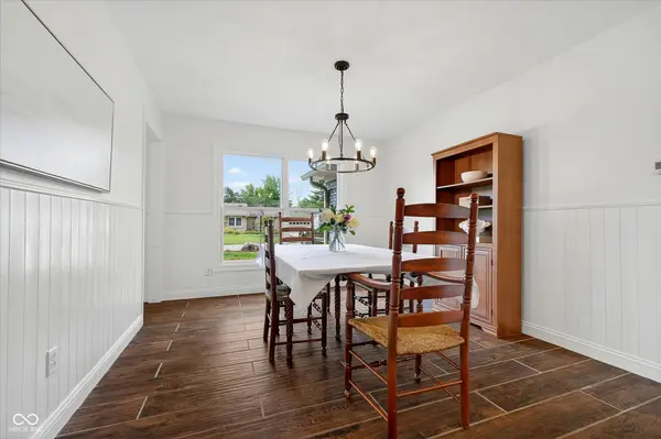9838 Barth DR, Zionsville, IN 46077