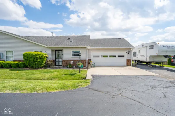 112 Longcastle DR #APT 2, Greencastle, IN 46135