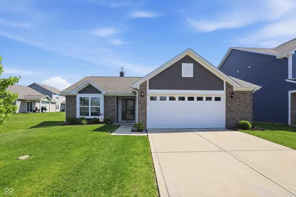 5673 Broadcaster LN, Plainfield, IN 46168
