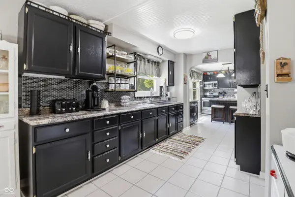 4055 Red Bud LN, Martinsville, IN 46151