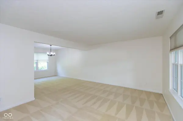 3387 Pineleigh WAY, Greenwood, IN 46143