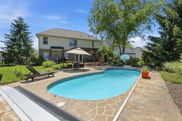 8240 Thorn Bend DR, Indianapolis, IN 46278