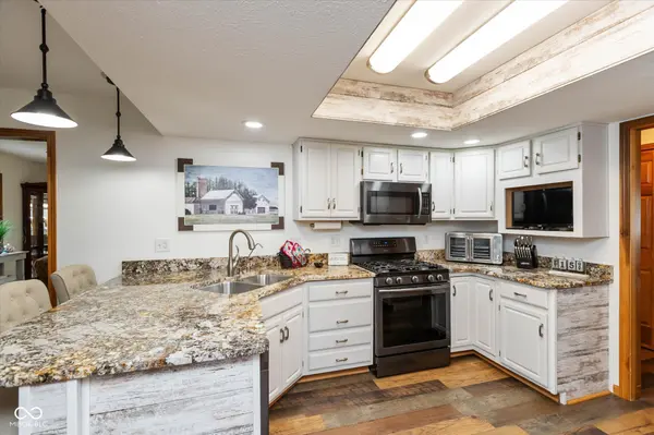 11960 Civic CIR, Mooresville, IN 46158