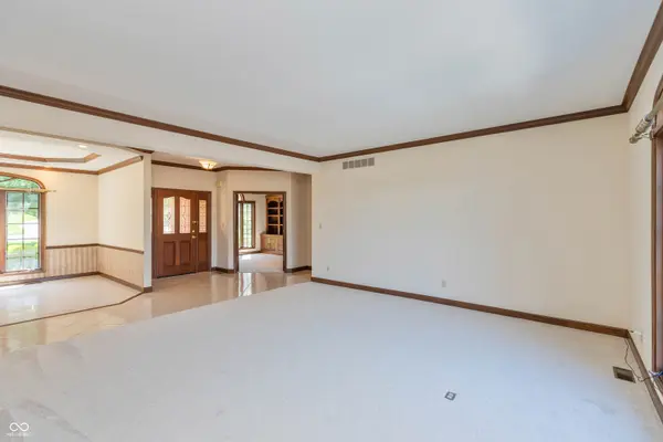 338 Mutton Creek DR, Seymour, IN 47274