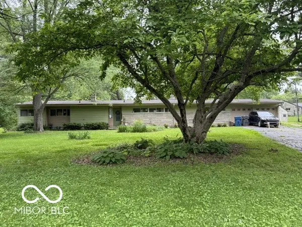 8625 Rosewood LN, Indianapolis, IN 46240