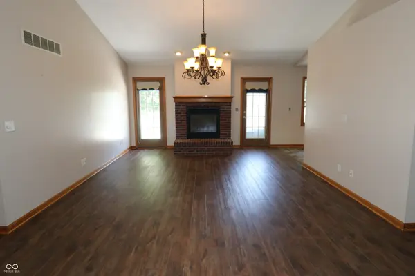 11 Belmont PL E, Batesville, IN 47006