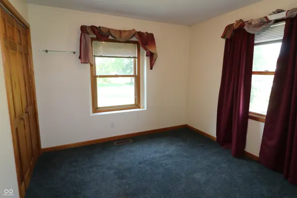 11 Belmont PL E, Batesville, IN 47006