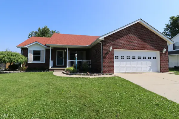 11 Belmont PL E,  Batesville,  IN 47006