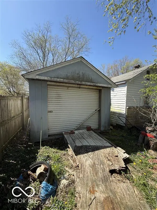 7276 N Green Meadows Estate, Fairland, IN 46126