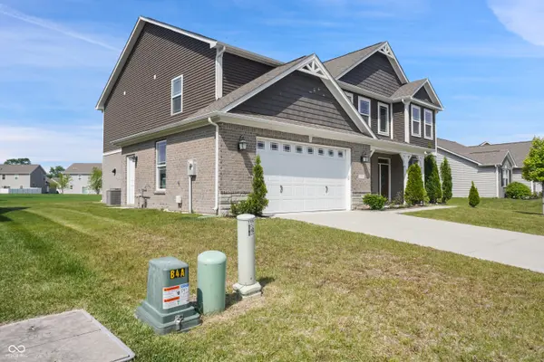 1951 Cobbett DR, Avon, IN 46123