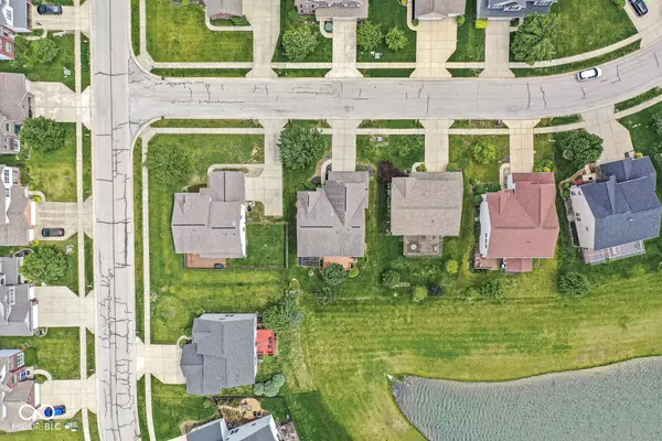 7822 Wahlberg DR, Zionsville, IN 46077
