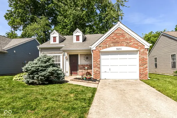 9691 Roxbury DR, Fishers, IN 46038