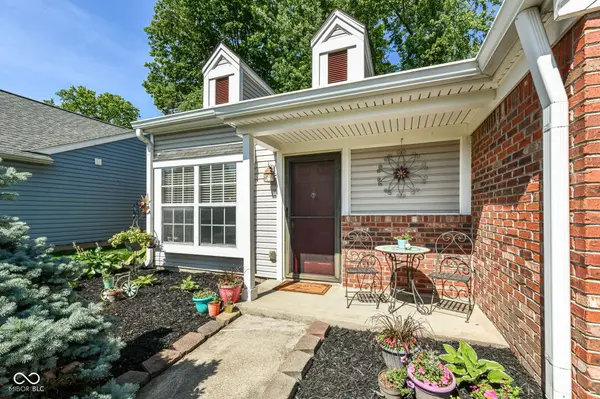 9691 Roxbury DR, Fishers, IN 46038
