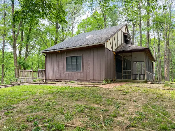 9531 E Tiki DR, Rockville, IN 47872