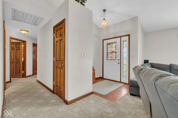 965 W Pearl ST, Trafalgar, IN 46181