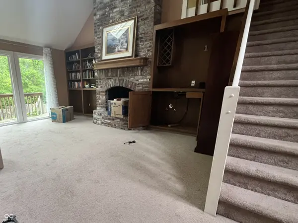 10023 Cedar Point DR, Carmel, IN 46032