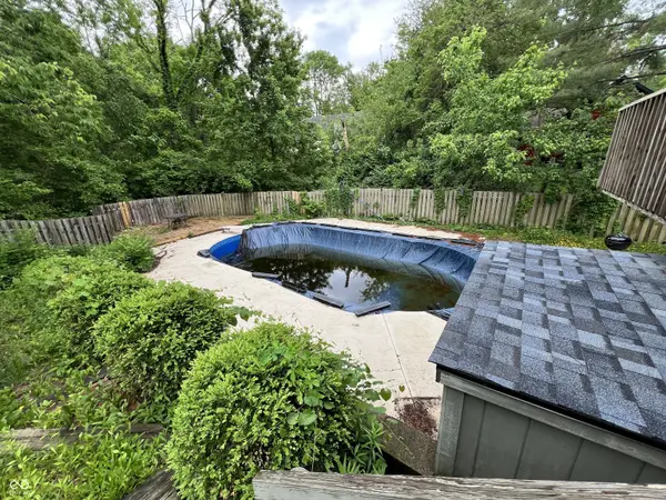 10023 Cedar Point DR, Carmel, IN 46032