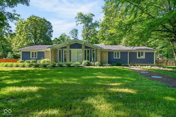 4561 S Brooklawn DR, New Palestine, IN 46163