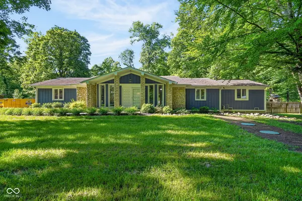 4561 S Brooklawn DR, New Palestine, IN 46163