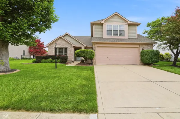 8206 Meadow Bend DR, Indianapolis, IN 46259