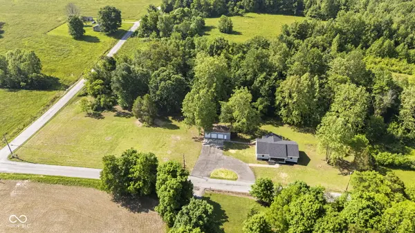 934 E Crothersville RD, Austin, IN 47102