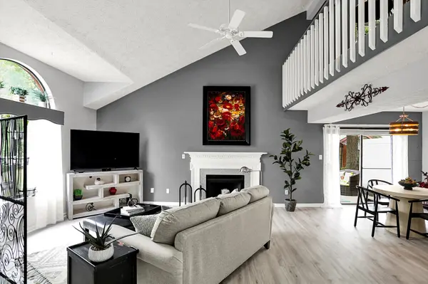 9394 Golden Leaf WAY, Indianapolis, IN 46260